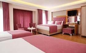 Weingart Black Pearl Hotel